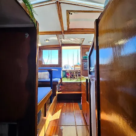 Barco Corleone Botel Lisbona
